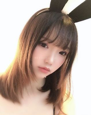 校花不着寸缕的跪趴在地下视频_国语迅雷下载
